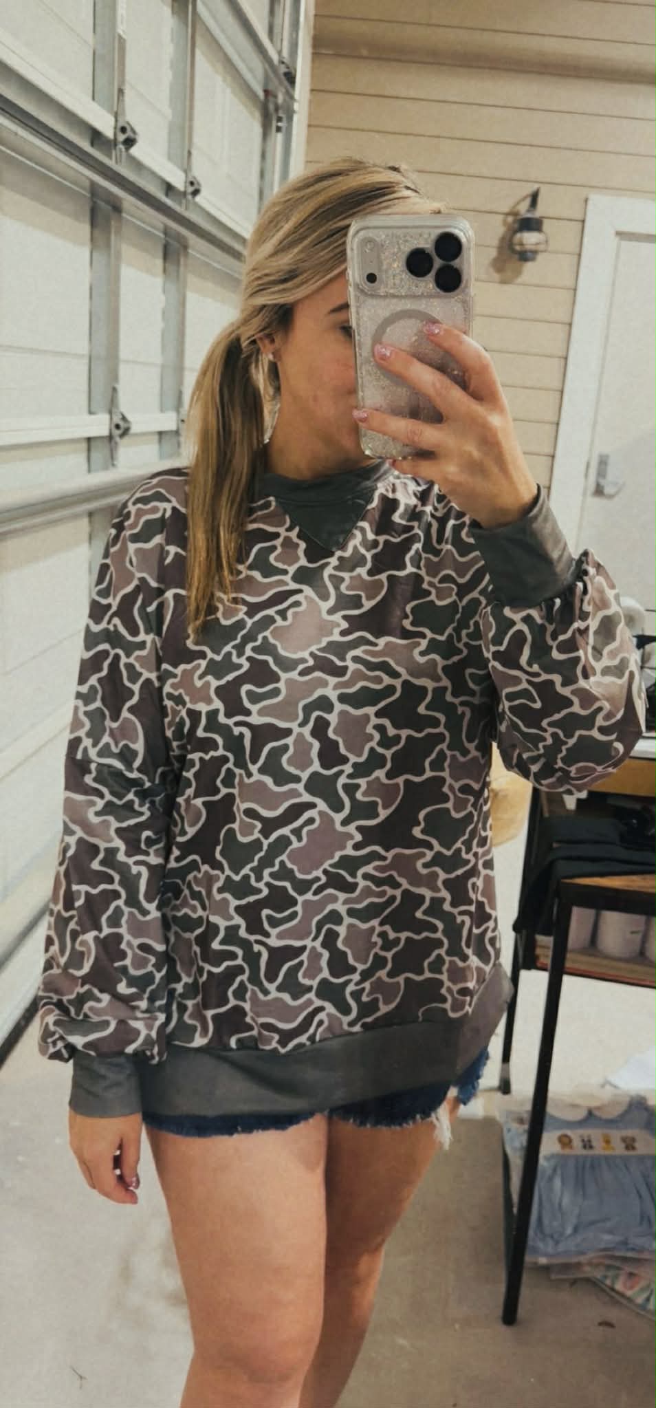 SMALL LADIES DARK OLD CAMO OVERSIZED SHIRT