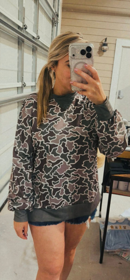 SMALL LADIES DARK OLD CAMO OVERSIZED SHIRT
